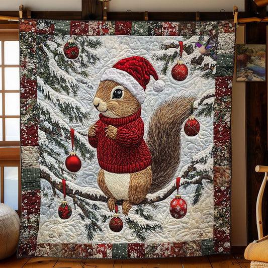 Holiday Branch Squirrel WN0711031CL Quilt