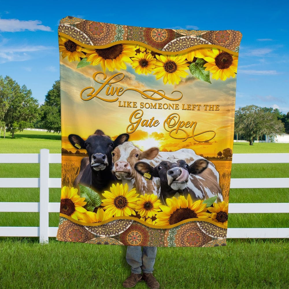 Holstein Live Like Someone Left The Gate Open Blanket, Farm Blanket, Farm Animal Blanket