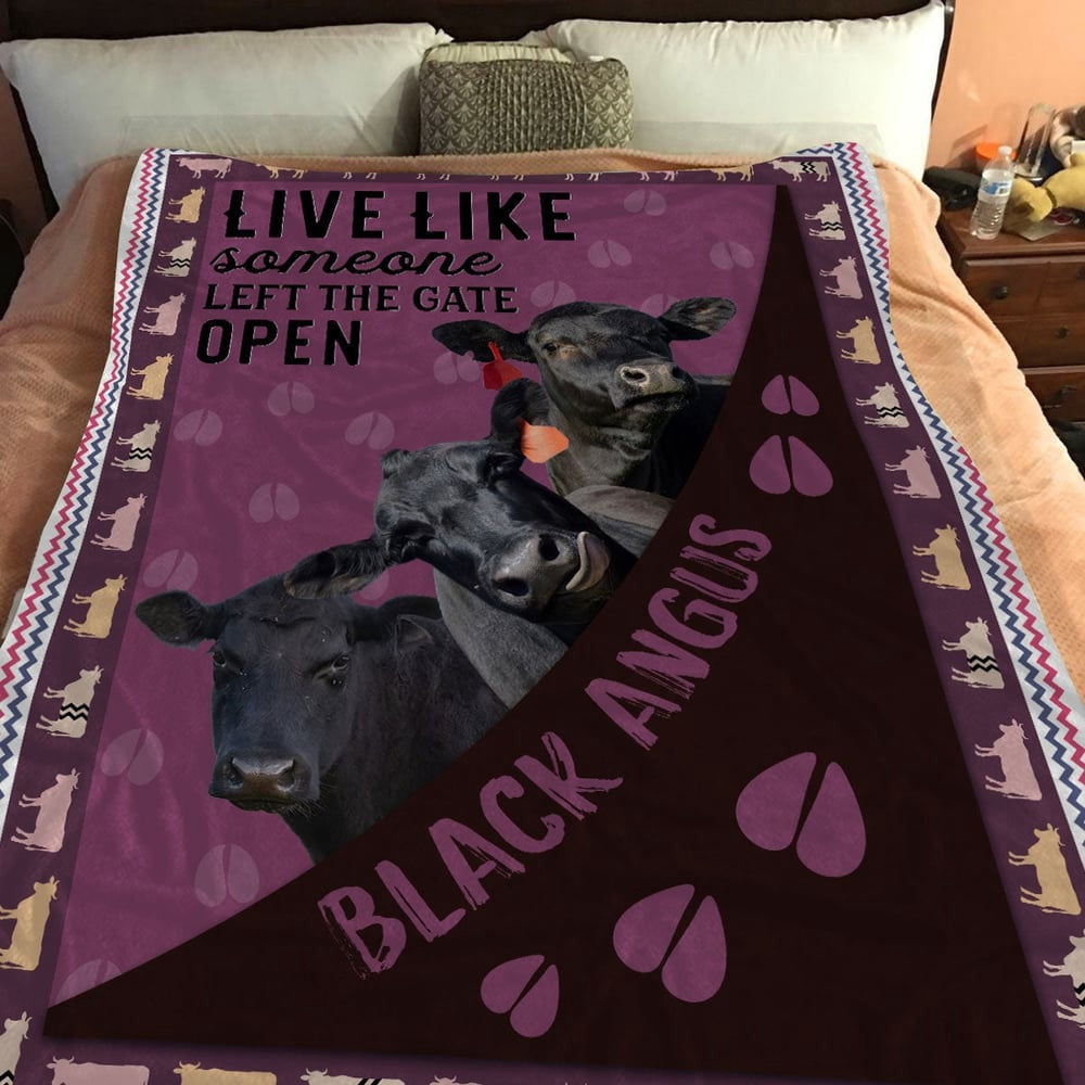 Black Angus Hoof Pattern Purple Background Blanket, Farm Blanket, Farm Animal Blanket