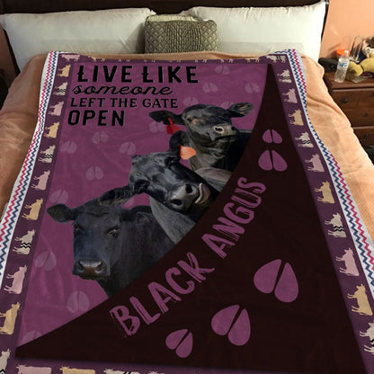 Black Angus Hoof Pattern Purple Background Blanket, Farm Blanket, Farm Animal Blanket
