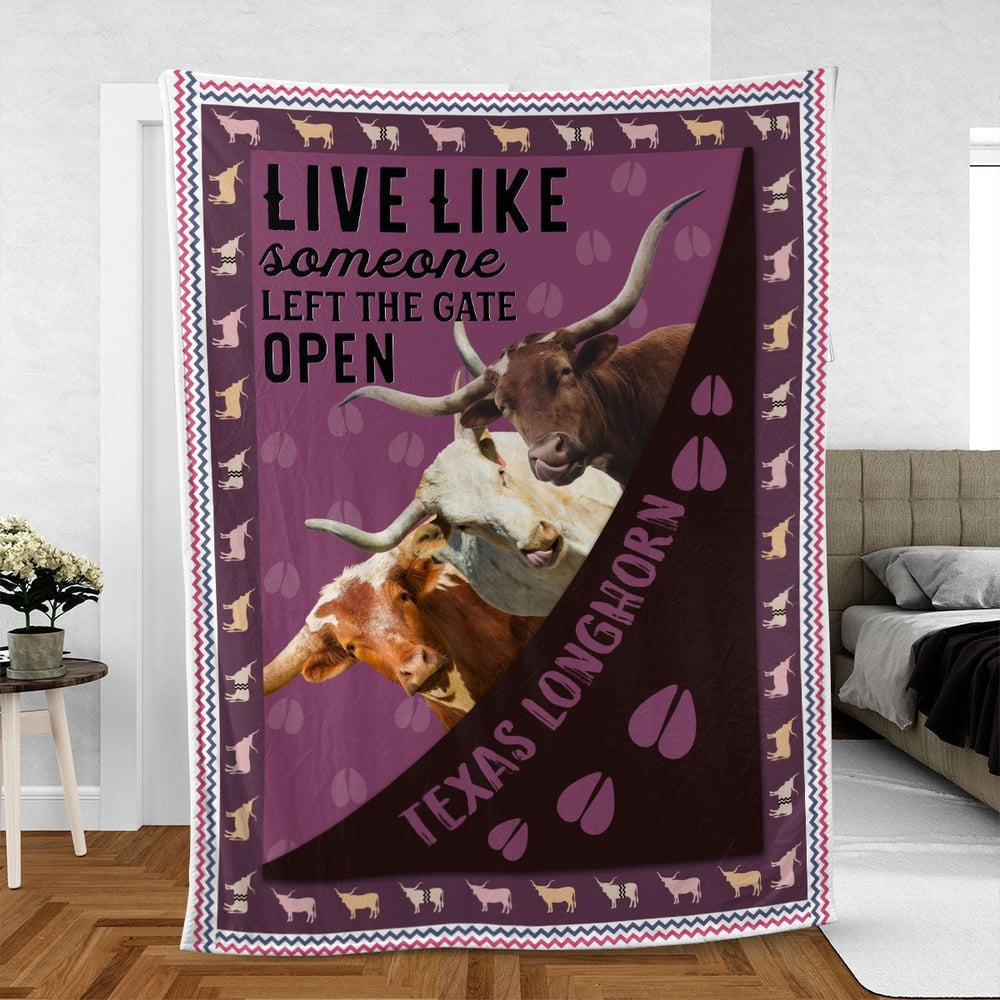 Texas Longhorn Hoof Pattern Purple Background Blanket, Farm Blanket, Farm Animal Blanket