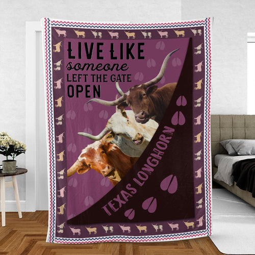 Texas Longhorn Hoof Pattern Purple Background Blanket, Farm Blanket, Farm Animal Blanket